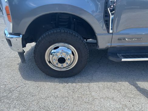Used 2023 Ford F350 XLT AWD/4WD image 11