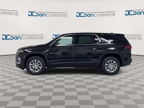 Used 2023 Chevrolet Traverse LS FWD image 5
