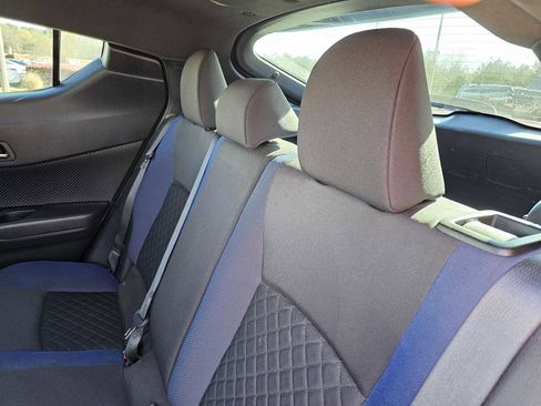 Used 2021 Toyota C-HR XLE image 28