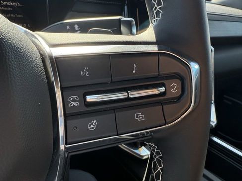 Used 2024 GMC Acadia Denali image 21