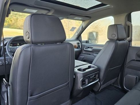 New 2025 GMC Sierra 2500 Denali w/ Denali Reserve Package image 18