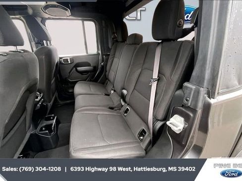 Used 2021 Jeep Gladiator Sport image 20