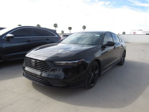 Used 2025 Honda Accord Sport image 1