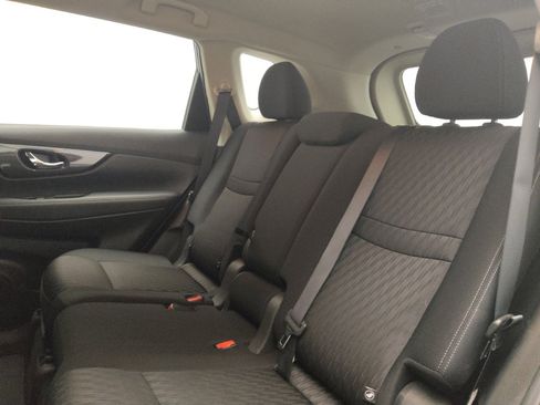 Used 2018 Nissan Rogue S image 18