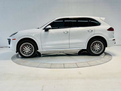 Used 2016 Porsche Cayenne AWD/4WD image 1