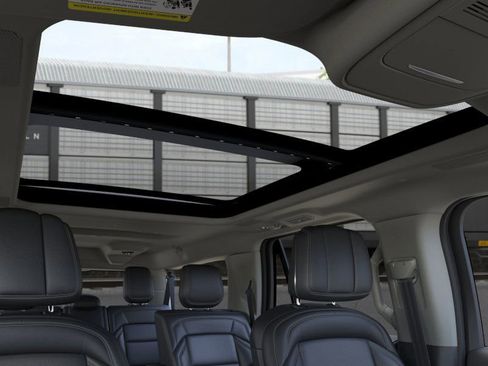 New 2025 Lincoln Navigator L Reserve image 22