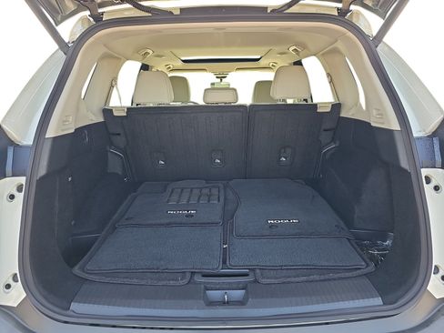 Used 2021 Nissan Rogue SV w/ Premium Package FWD image 26
