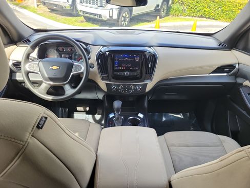 Used 2023 Chevrolet Traverse LS FWD image 16