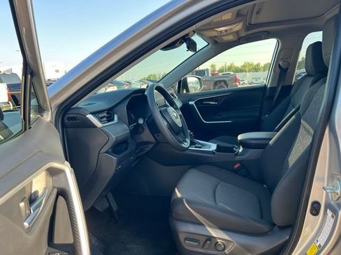 Used 2025 Toyota RAV4 XLE w/ Convenience Package AWD/4WD image 28