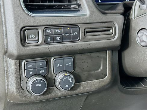 Used 2022 Chevrolet Tahoe LT w/ LT Signature Plus Package image 10