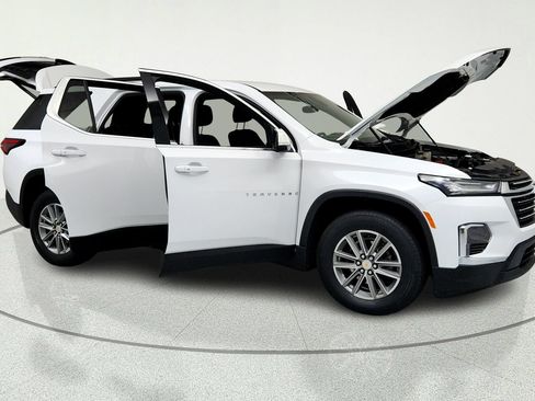 Certified 2023 Chevrolet Traverse LT FWD image 14