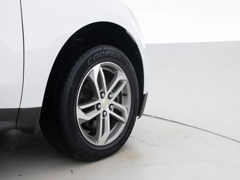 Used 2016 Chevrolet Equinox LTZ w/ Enhanced Convenience Package FWD image 18