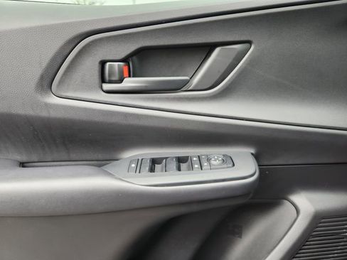 Used 2025 Toyota Prius Plug-In Hybrid image 16