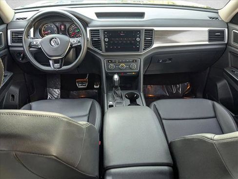 Used 2020 Volkswagen Atlas SE w/ Towing Package image 17