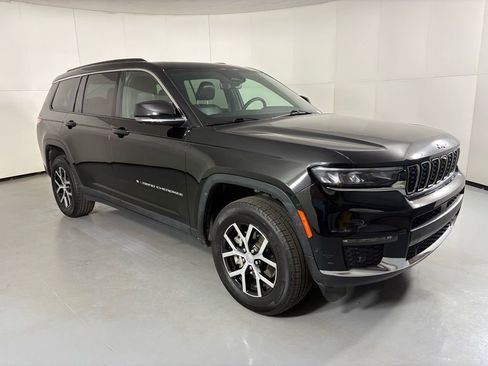 Used 2024 Jeep Grand Cherokee L Limited w/ Luxury Tech Group II image 2