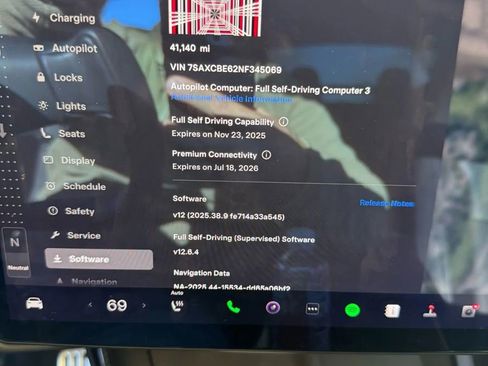 Used 2022 Tesla Model X Plaid image 16