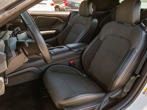 Used 2025 Ford Mustang Convertible RWD image 12
