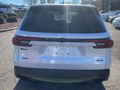 New 2026 Toyota Grand Highlander XLE image 12