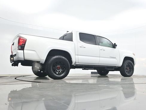 Used 2022 Toyota Tacoma SR5 w/ Technology Package image 28