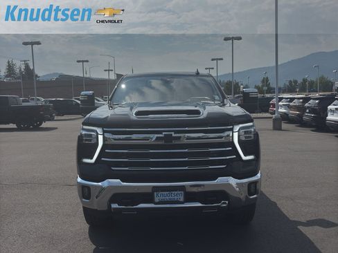 Used 2024 Chevrolet Silverado 2500 LTZ w/ LTZ Convenience Package AWD/4WD image 2