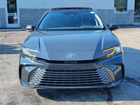 Used 2025 Toyota Camry XLE w/ Premium Plus Package AWD/4WD image 3