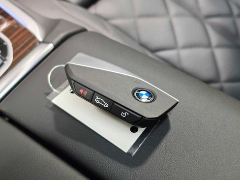 New 2026 BMW X5 xDrive50e w/ Climate Comfort Package image 31