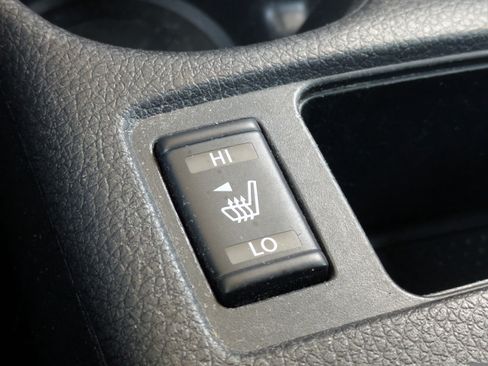 Used 2018 Nissan Rogue SV FWD image 22