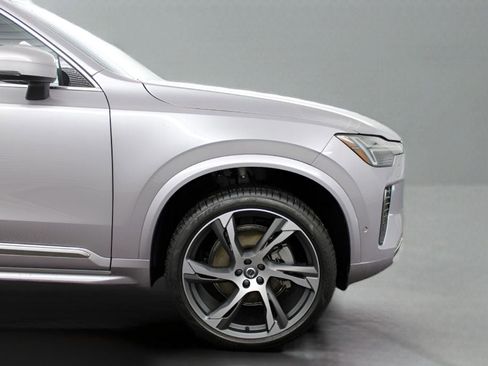 New 2026 Volvo XC90 B5 Plus w/ Protection Package Premier image 13