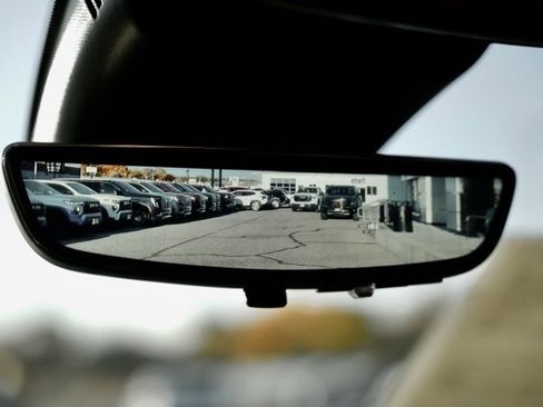 Used 2025 Buick Enclave Avenir w/ Super Cruise Package image 19