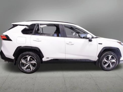 Used 2023 Toyota RAV4 SE w/ Weather & Moonroof Package image 6