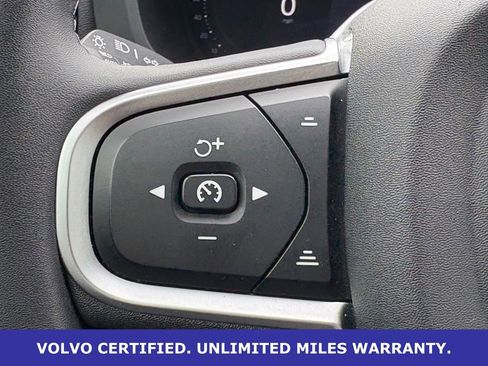 Certified 2025 Volvo XC60 B5 Core AWD/4WD image 18