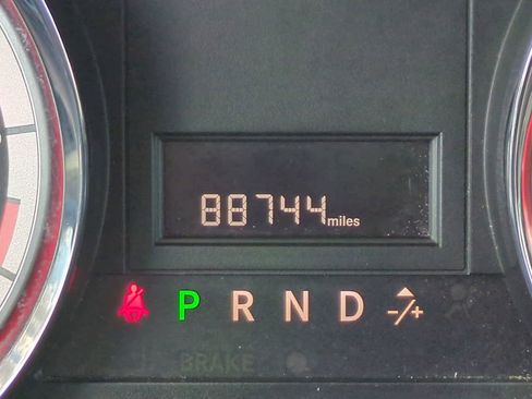 Used 2017 Dodge Grand Caravan SXT image 25