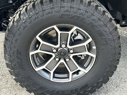 New 2025 Jeep Gladiator Mojave image 32