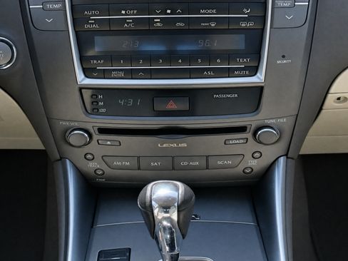 Used 2010 Lexus IS 250 w/ Preferred Accessory Package RWD image 15