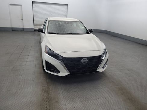 Used 2025 Nissan Altima 2.5 SV FWD image 14