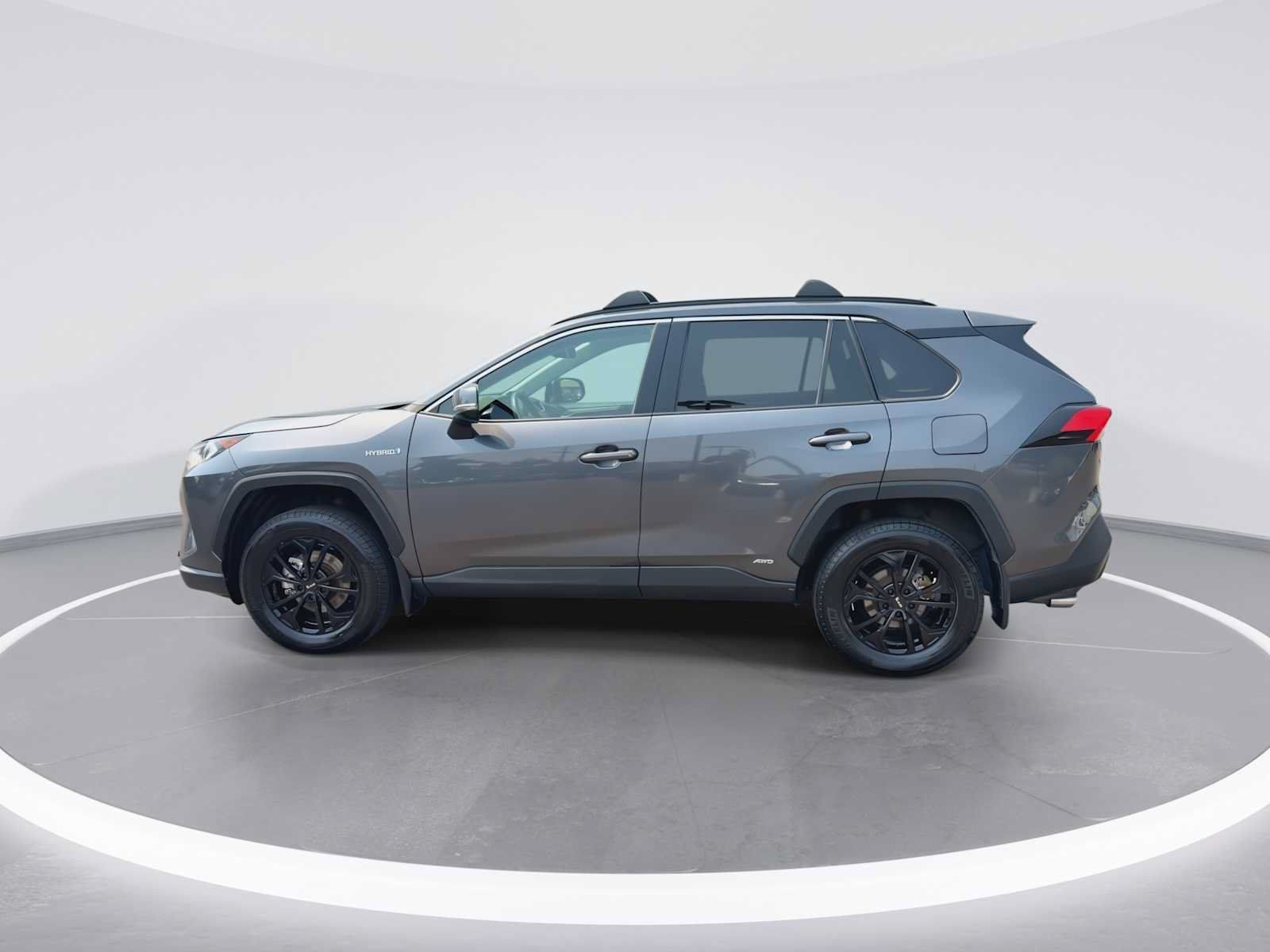 Used 2020 Toyota RAV4 XLE AWD/4WD image 5