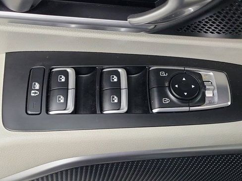 Certified 2024 Kia Telluride S FWD image 18