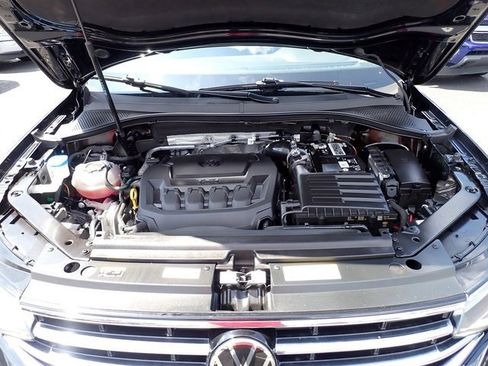 Used 2023 Volkswagen Tiguan SE image 13