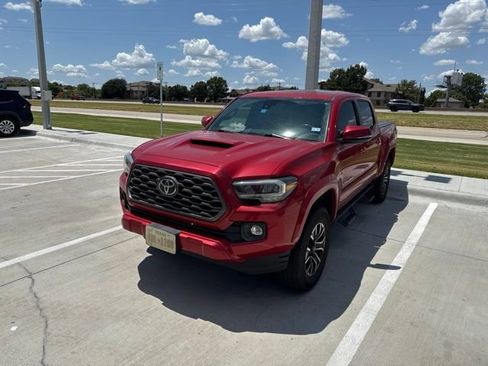 Used 2020 Toyota Tacoma TRD Sport w/ TRD Premium Sport Package RWD image 2