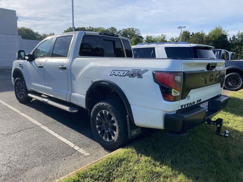 Used 2021 Nissan Titan PRO-4X w/ Pro-4x Convenience Package AWD/4WD image 5