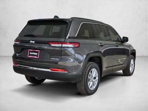 New 2026 Jeep Grand Cherokee Laredo RWD image 2