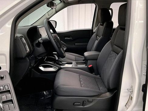 New 2025 Nissan Frontier SV image 9