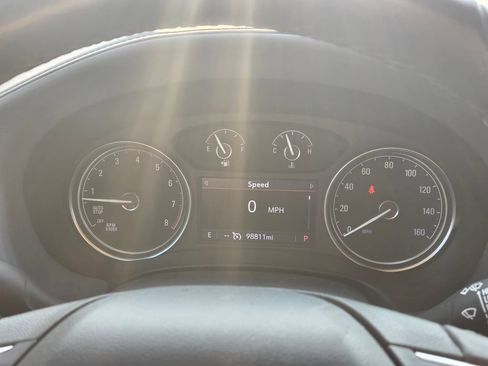 Used 2020 Buick Enclave Essence AWD/4WD image 25