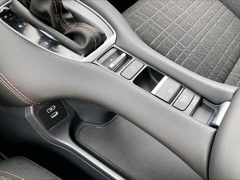 Certified 2026 Honda HR-V Sport image 32