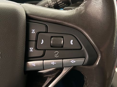 Used 2021 Cadillac Escalade Premium Luxury w/ Performance Package image 18