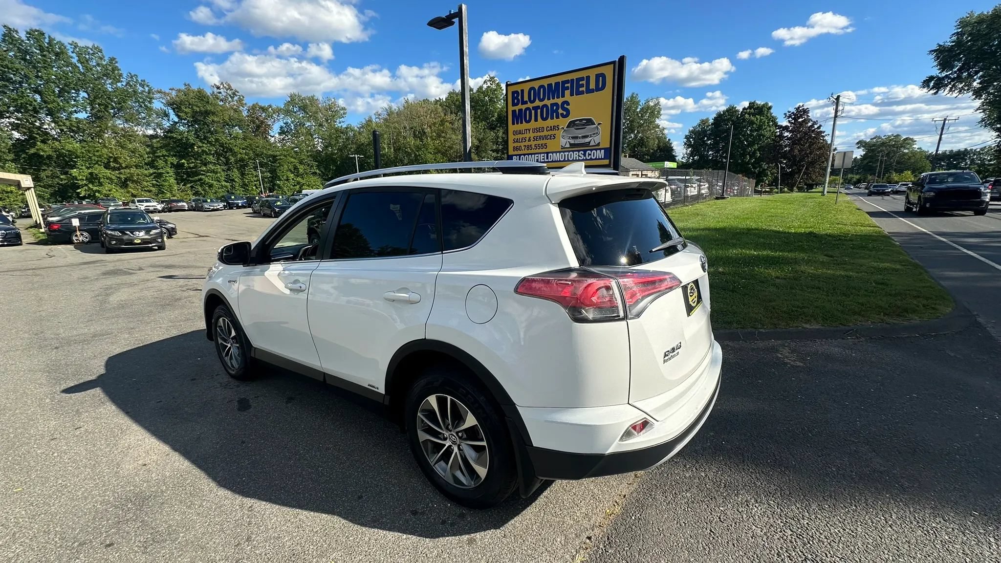 Used 2016 Toyota RAV4 XLE AWD/4WD image 7