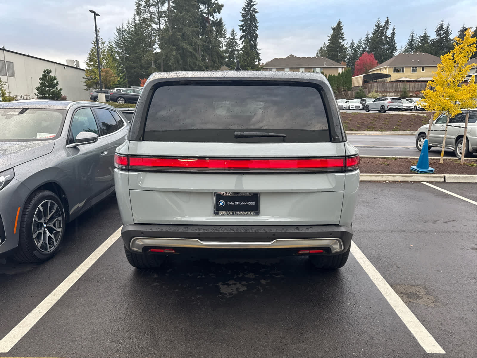 Used 2022 Rivian R1S Launch Edition Quad AWD/4WD image 5