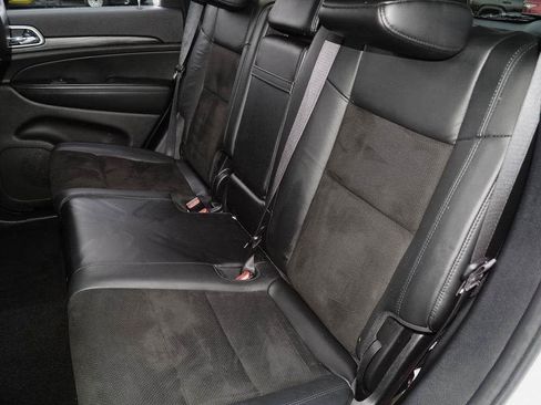 Used 2019 Jeep Grand Cherokee Altitude AWD/4WD image 20