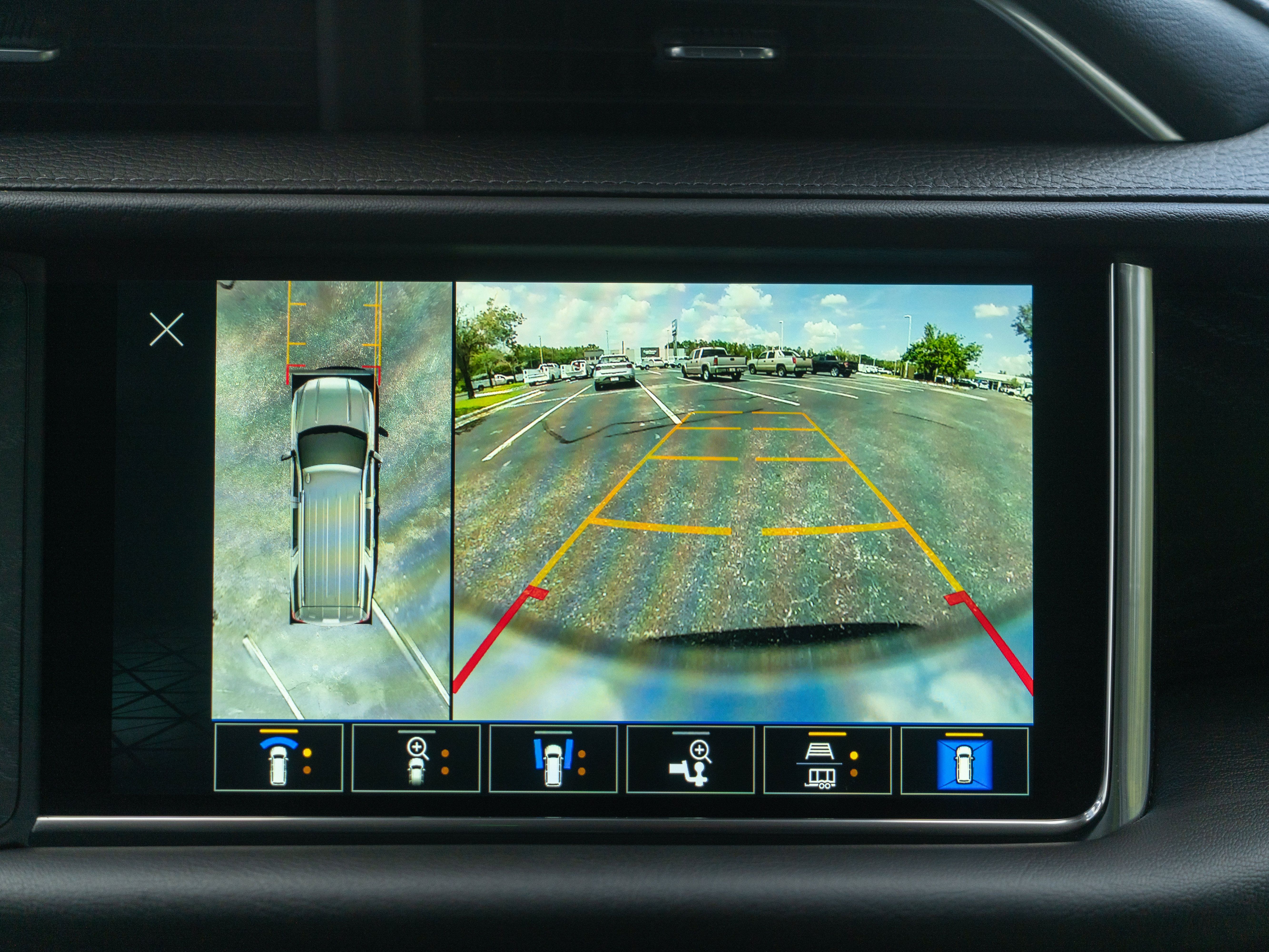 Used 2023 GMC Yukon XL Denali RWD image 32