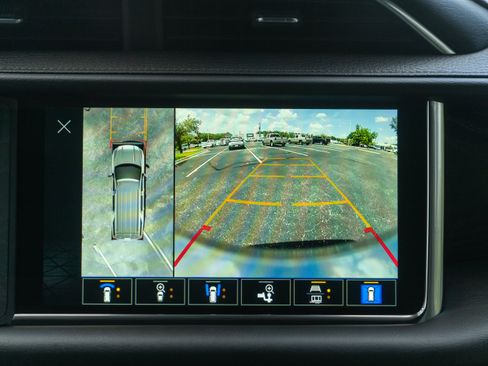 Used 2023 GMC Yukon XL Denali RWD image 32